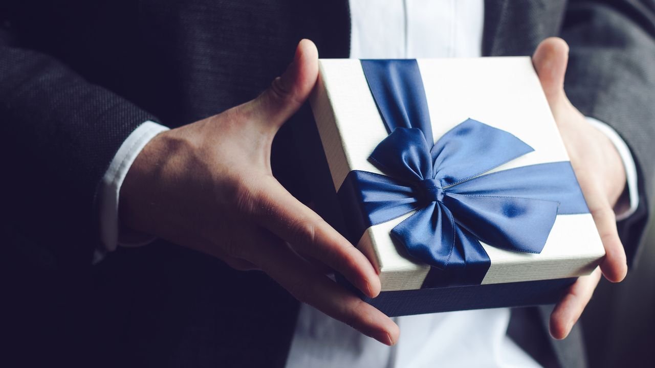 Person holding gift