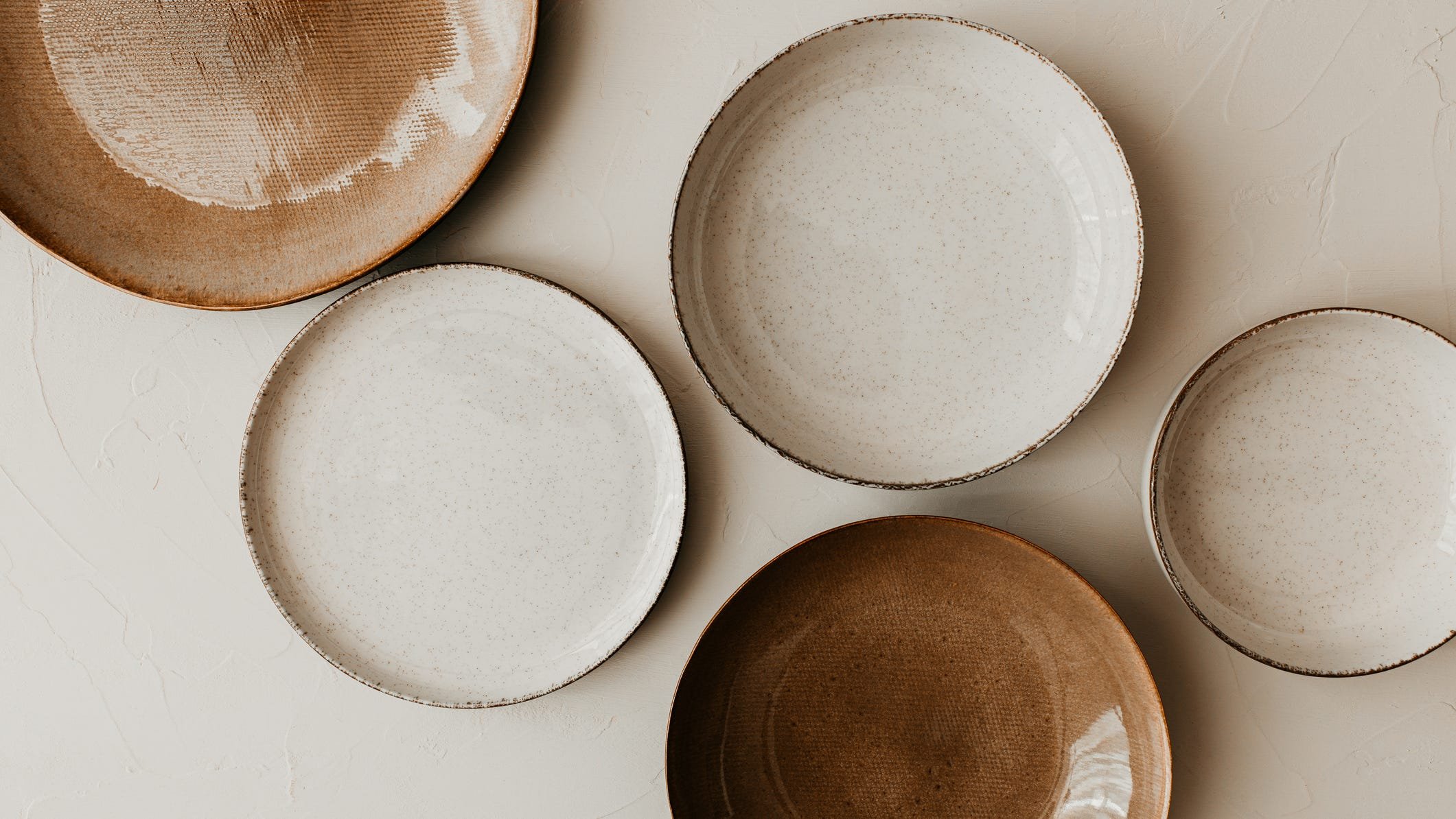 Stacking plates
