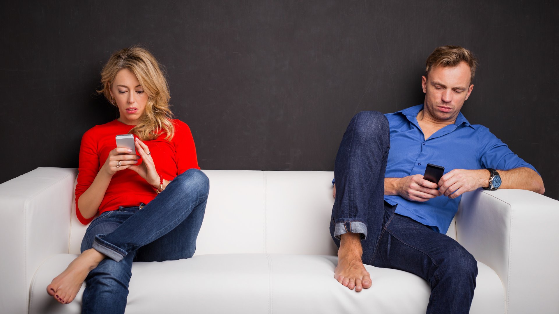 11 Signs They Only Show Up When They Feel You Pulling Away